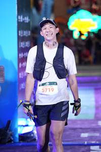 BIB: 5719
                            <button type="button" onclick="openModal(26236784)" class="btn btn-primary btn-sm float-right btn-popup" data-toggle="modal" data-target=".modal-high-quality">
                        <i class="fas fa-shopping-cart"></i> Add to Cart
                    </button>
                                            <button type="button" onclick="isThisMe(26236784, true)" class="btn btn-success btn-sm float-right btn-popup btn-isme hidden" data-toggle="tooltip" data-placement="bottom" title="นี่คือรูปของคุณใช่ไหม คลิกที่นี่เพื่อเอาเข้าอัลบั้ม">
                        <i class="fas fa-plus"></i> Add to album
                    </button>
                    <button type="button" onclick="isThisMe(26236784, false)" class="btn btn-warning btn-sm float-right btn-popup btn-isnotme hidden">
                        <i class="fas fa-ban"></i> Remove from album
                    </button>